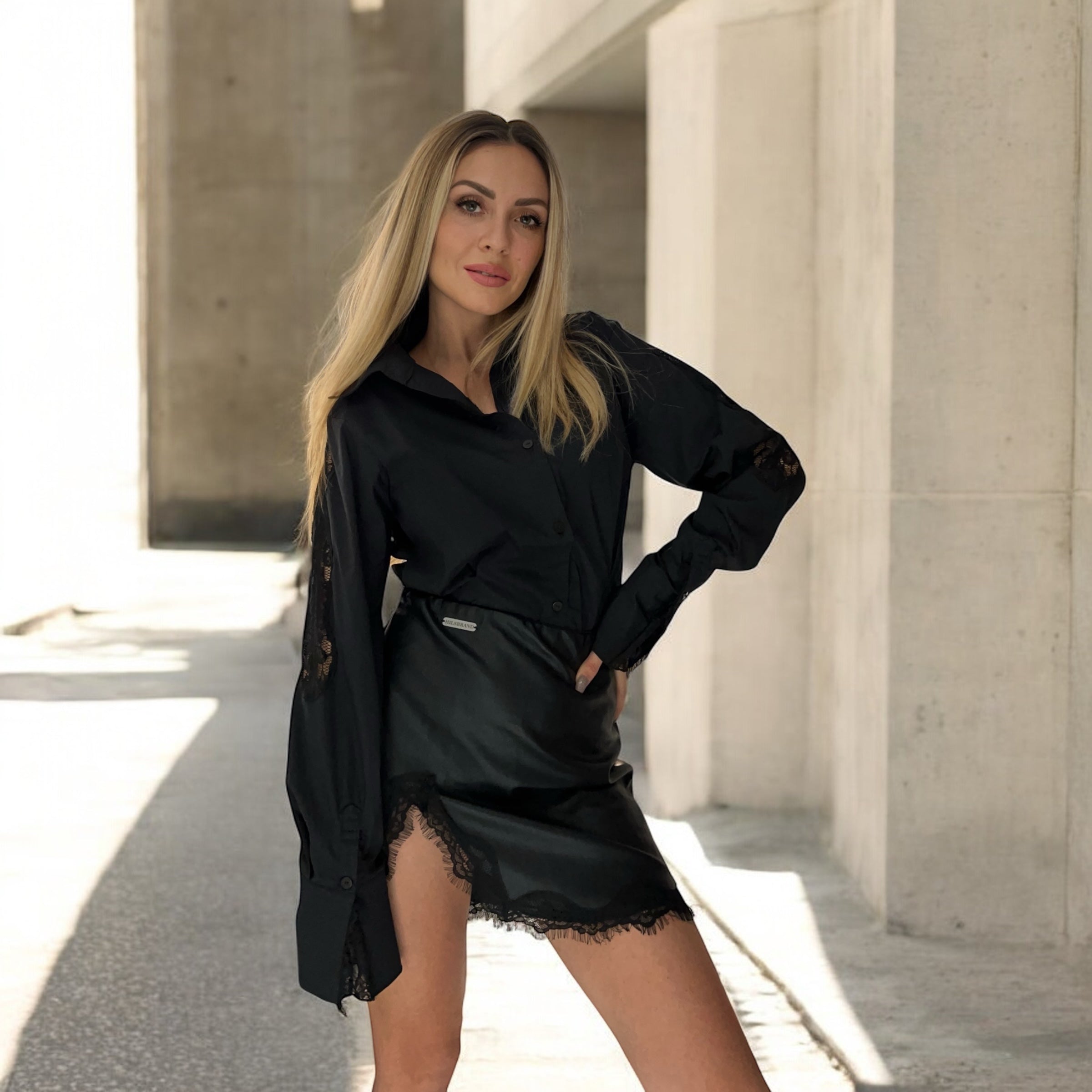 Кожена пола Demi